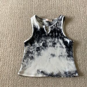 Women’s cropped tank